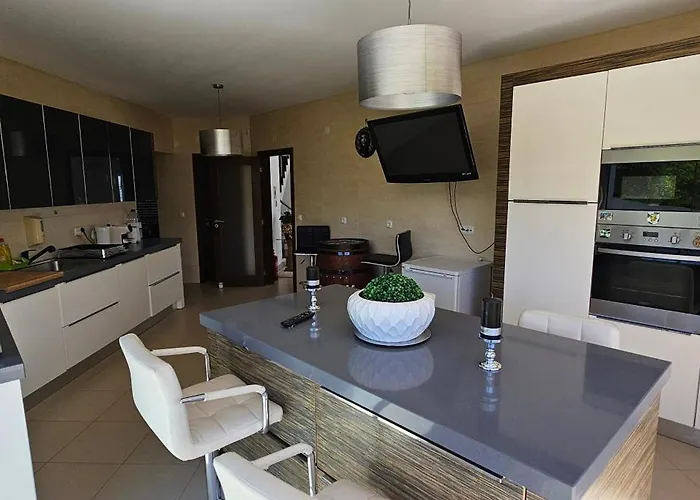 Villa Clemente Pero Moniz